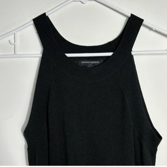 Banana Republic Black Textured Crew-Neck Sweater Tank (Size Small) - Picture 2 of 7